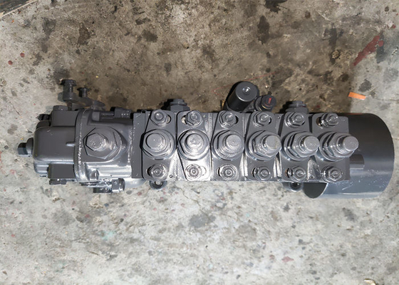 6D125 ha utilizzato il tuffatore della pompa sei di iniezione di carburante si dirige verso il peso dell'escavatore PC400-5 D6-11 28kg