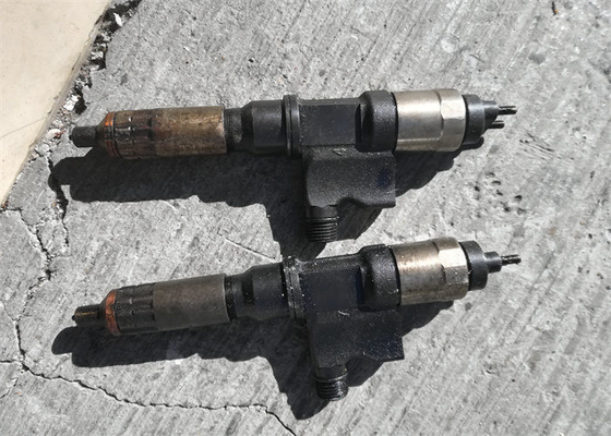 4HK1 6HK1 ha usato l'iniettore di combustibile per l'escavatore ZX240-3 ZX330-3 8982843930 0950005471